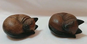 Pair Of Vintage Sleeping Wooden Cat Figurines - Picture 1 of 7