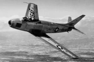 US Air Force North American F-86 Sabrejet fotografia lucida 8" x 12" - Foto 1 di 1