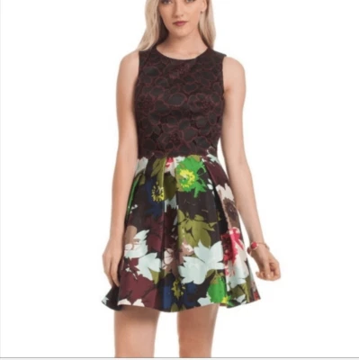 Falda Trina Turk Holiday Estampado Floral Mezcla Seda Talla 6 Foto 1 de 4