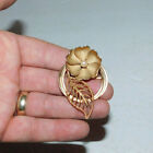 BEAUTIFUL PIN OR BROOCH WITH GOLD TONE FLOWER DESIGN