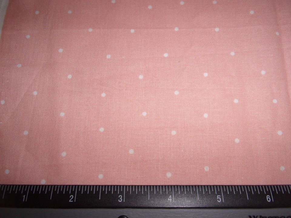 REMANENTE DE TELA DE LUNARES MELOCOTÓN, ALGODÓN - 19 IN. X 24 pulgadas. Foto 1 de 1