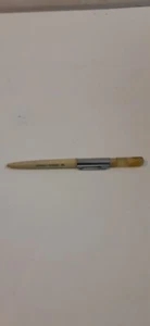 De colección Riverdale criadero con pollito y huevo flotante pluma publicitaria AG Virginia - Imagen 1 de 5