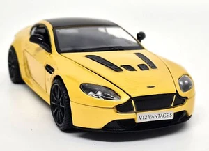 Motormax 1/24 - Aston Martin V12 Vantage S Yellow Diecast Scale Model Car - Picture 1 of 7