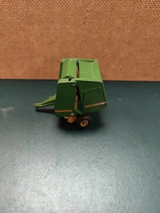 JOHN DEERE Round HAY BALER Die Cast Metal ERTL USA Korea TOY Wheels Turn COLLECT - Picture 1 of 6
