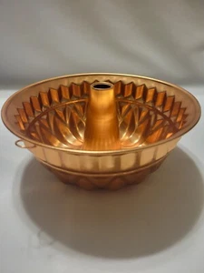 VTG Copper Tone Fluted Aluminum 6 Cup Tube Bundt Cake Pan Jell-O Mold with Ring - Picture 1 of 6