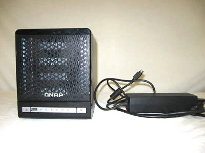 QNAP TS-409 Pro Network Attached Storage - Good condition - Image 1 of 2