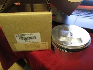 CanAm OEM piston new 420685712 - Picture 1 of 1