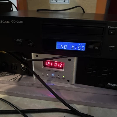 Tascam CD200-i Professional Rackmountable CD Player Tested - Image 1 of 4