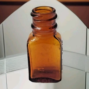 Vintage Parke-Davis Little Brown Glass Pill Bottle Embossed w/ Name c1 - Bild 1 von 6