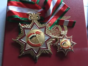 State of Yemen Military Order of War Wounded Neck Badge Medal Complete Set Box - Picture 1 of 7
