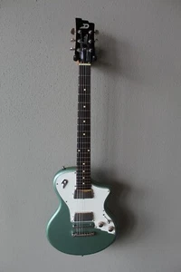 Used Duesenberg Julietta Electric Guitar in Catalina Harbor Green - Mint - Picture 1 of 9