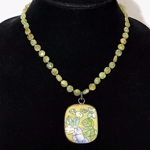 Collana in argento 925 con perle peridoto verde naturale 16” + ciondolo piastrella ceramica 1,5” - Foto 1 di 6