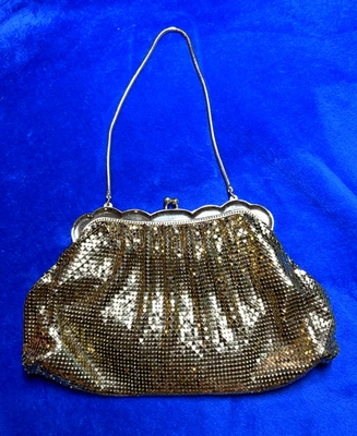 VINTAGE Whiting and Davis GOLD TONE MESH PURSE Pink Satin Lining MARKED USA 2924 - Image 1 of 4
