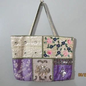 BOLSO DE HOMBRO CHRISTINA CON CUENTAS PATCHWORK MULTICOLOR EN MUY BUEN ESTADO - Imagen 1 de 7