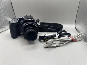 Olympus SP Series SP-570 UZ 10.0MP Digital Camera - W 2 GB xD Memory Card *READ* - Picture 1 of 18