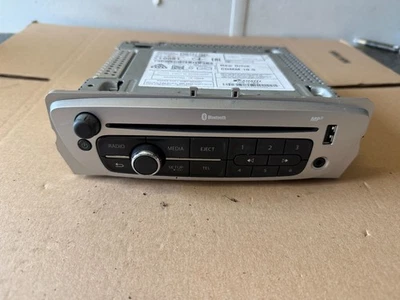 RENAULT SCENIC SATELLITE NAVIGATION SAT NAV CD UNIT 281159184R. WITH CODE - Image 1 of 4