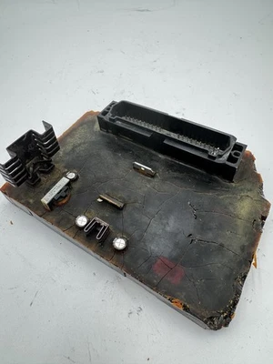 Engine control unit Chrysler Voyager II Grand Voyager 5234855 TDKM1097 TDKM 1097 Foto 1 de 4