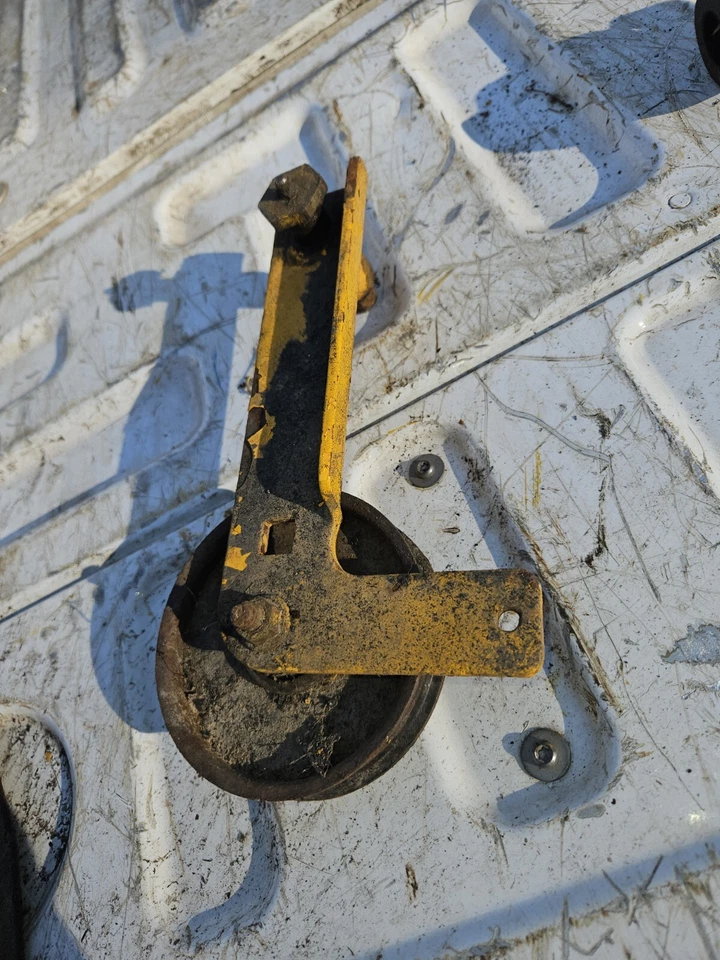 Cub Cadet 3000 Series 48 Deck Tensioner 3204 3205 3206 3208 3240 3235 3225 - Image 1 of 1