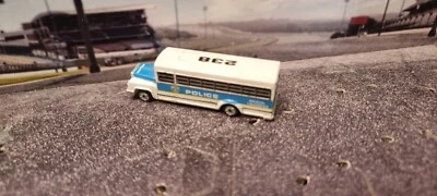 MICRO MÁQUINAS GALOOB POLICÍA AUTOBÚS DE TRANSFERENCIA PRISIÓN sin embalaje 6,5cm de largo Foto 1 de 4