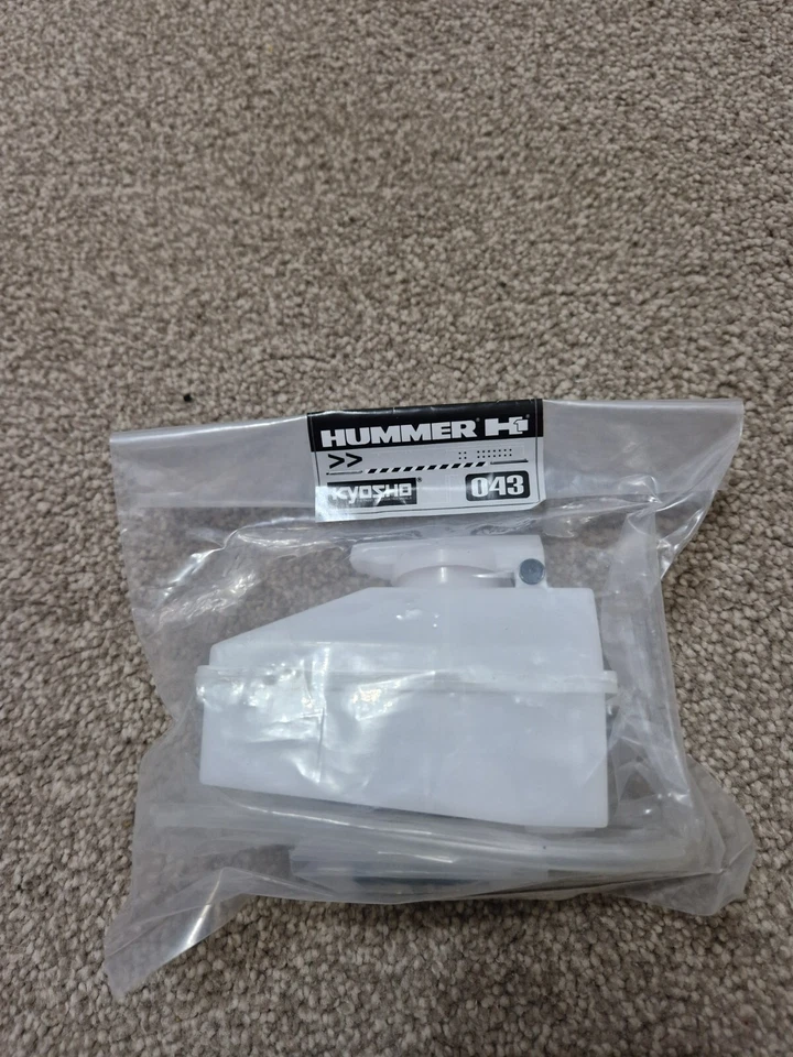 DEAGOSTINI BUILD YOUR OWN HUMMER H1 RC CAR #43 FUEL TANK + POSTS - Image 1 of 1