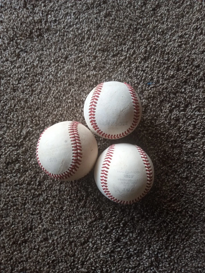 Pelotas de béisbol usadas Foto 1 de 1