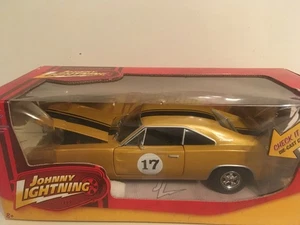 Johnny Lightning Muscle Cars 1969 Dodge Charger R/T Maßstab 1:24 in Box - Bild 1 von 4