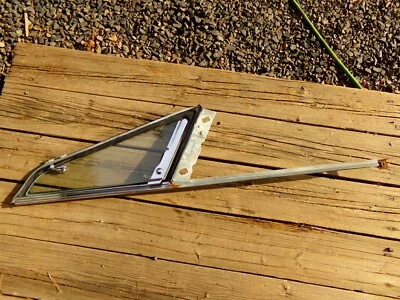 Par de marcos de ventana de ala Plymouth Belvedere 1965 4D OEM Foto 1 de 4