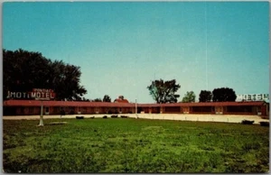 Pontiac, Illinois Postcard PONTIAC MOTEL Route 66 Roadside / Dexter Chrome 1960s - Picture 1 of 2