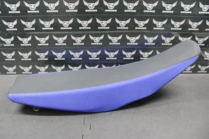 2011 YAMAHA YZ450F OEM SEAT SADDLE FOAM PAN COVER COMPLETE 33D-24710-50-00 - Picture 1 of 10