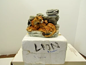 Vintage Cyrus Noble MOUNTIAN LION and Cubs Mini Whiskey Decanter 1978 - Imagen 1 de 9