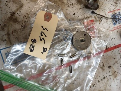 Honda S65 1966 tapa de tambor de cambio con 4 pines y tornillo R Foto 1 de 3