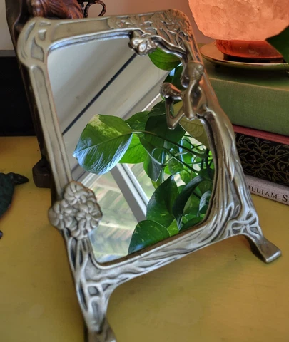 VTG UNIQUE SOLID BRASS ART  NOUVEAU LADY & FLORAL STAND UP MIRROR 8" X 5 1/2" Cover