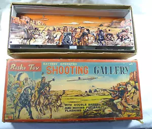 JAPAN TIN TOY ROSKO SHOOTING GALLERY COWBOY INDIANI FAR WEST NO FUCILE VINTAGE - Foto 1 di 15