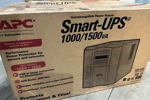 APC Smart-UPS SMT1000 T1000 120V LCD 8 prises - Photo 1/8
