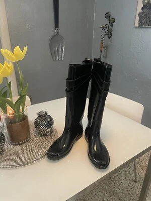 COACH TALIA BLACK TALL GOLD TURN LOCK LOGO RUBBER RAIN BOOTS A7850 Size 9...VGUC Foto 1 de 4