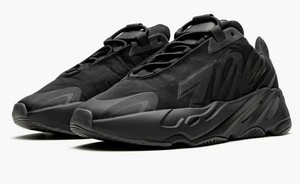 yeezy boost 700 black