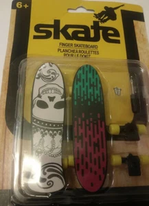 Skate Finger Skateboard Extra Rollen & Schrauben und Mini Schraubendreher - TOTAL RAD! - Bild 1 von 2