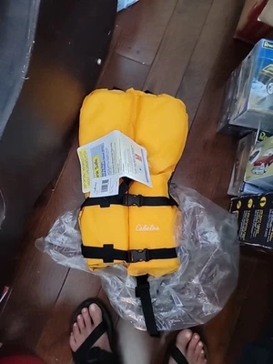 Colete salva-vidas infantil amarelo tipo auxiliar de flutuação Cabela's novo - Imagem 1 de 4