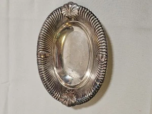 WM Rogers Wellington Silverplate servizio ciotola/vassoio # 3948 7"x6" lungo - Foto 1 di 8