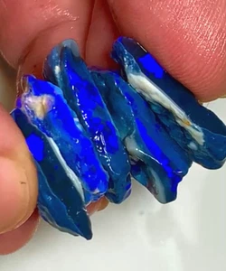 Superhell blau auf schwarz, Lightning Ridge Mulga Naht rau Opal Edelsteine - Bild 1 von 2