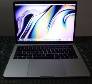 MacBook Pro 13" 2016 Silver ,3.3GHz i7,16GB RAM,  512 SSD Battery Cycle 208