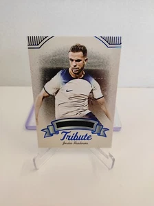 2023 JORDAN HENDERSON 07/09 JERSEY FUTERA UNIQUE TRIBUTE ENGLAND LIVERPOOL CARD - Picture 1 of 5