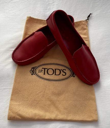 Mocassini da guida Tod’s in pelle rossa da donna taglia US 7 ITALIA VINTAGE LEGGERMENTE INDOSSATI