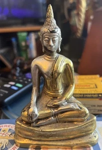 Sehr alt - 4 3/8 Zoll - 2 Ton (Silber/Gold -geteilt) - Buddah - BHUMISPERSHA - Bild 1 von 5