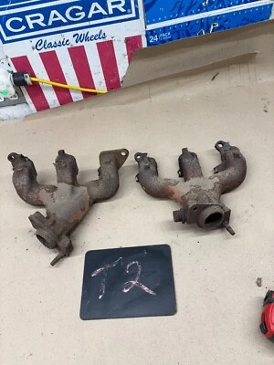 1994 85 86 1991 FORD 300 4.9 SPLIT EXHAUST MANIFOLD MANIFOLDS SET PAIR INLINE 6 - Image 1 of 4