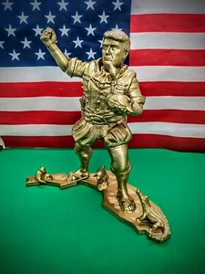 8" Tall Donald J Trump Florida FL 20cm Statue Gold 3D Printed +2 Free🎁🎁 - Bild 1 von 3