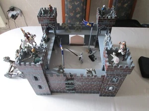 RITTERBURG , gebraucht, Burg vollständig, mit einige Figuren & Zubehör - Bild 1 von 19