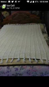 Vintage handgefertigte gehäkelte afghanische Decke mit handgefertigtem Etikett 46" x 64" Creme -- Hochzeit - Bild 1 von 6