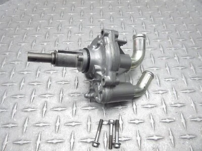 2014 14-16 本田 CBR650F 发动机水泵盖叶轮外壳 — 第 1/4 张图片