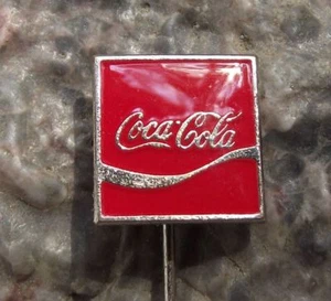 Antico distintivo spilla pubblicitaria logo Coca Cola soft frizzy gassato bevanda coca cola - Foto 1 di 2
